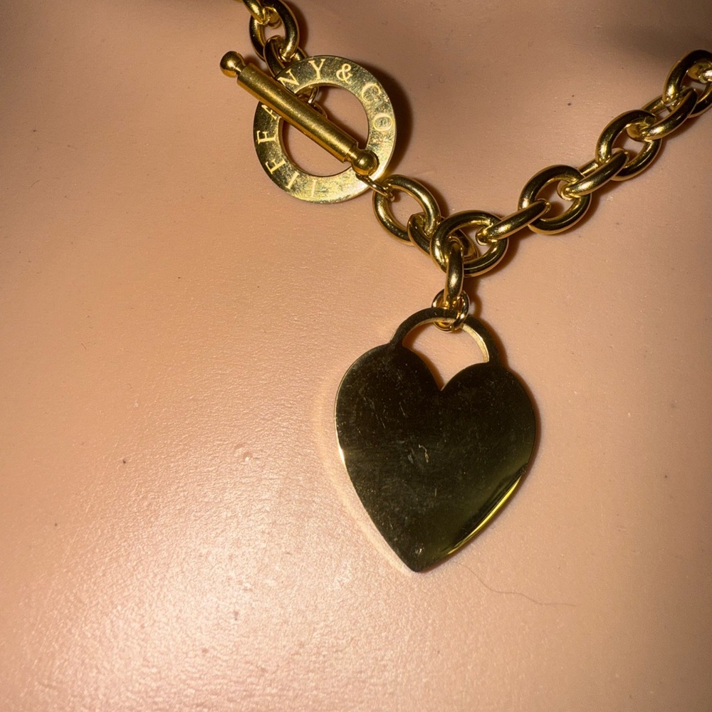 Engraved Gold Heart Tag Necklace - Picture 3 of 8